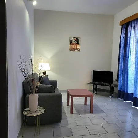 Lägenhetshotell Pyrgos Hotel Apartments 4*
