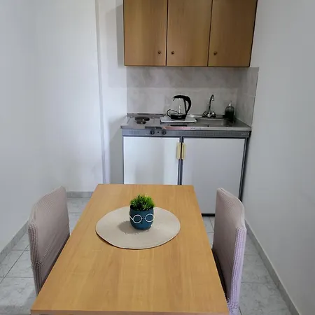 Pyrgos Hotel Apartments Lägenhetshotell Kremastí
