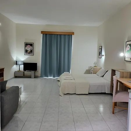Aparthotel Pyrgos Hotel Apartments