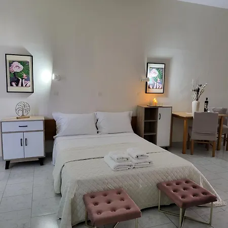 Aparthotel Pyrgos Hotel Apartments 2*