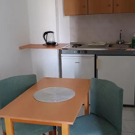 Pyrgos Hotel Apartments 2*