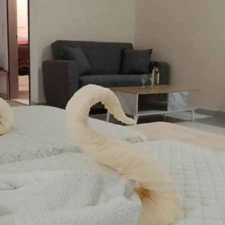 Apart Otel Pyrgos