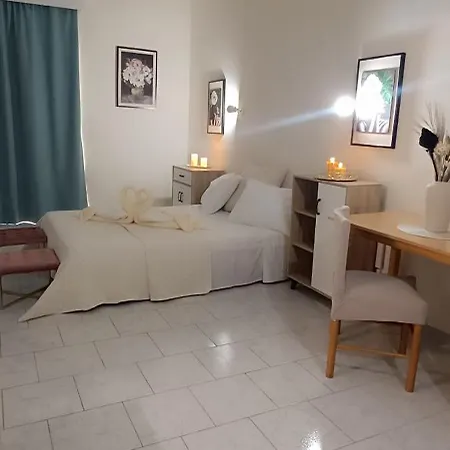 Aparthotel Pyrgos Hotel Apartments 2*