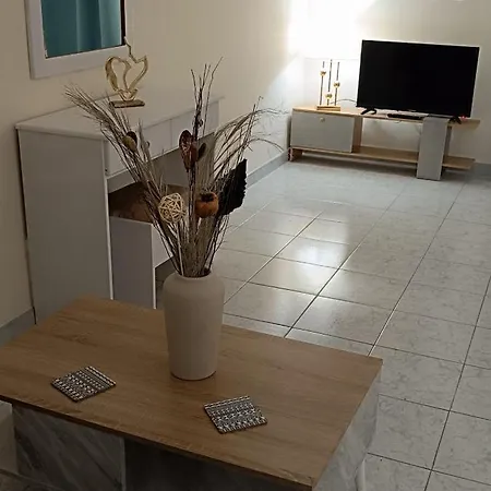 Pyrgos Aparthotel 3*