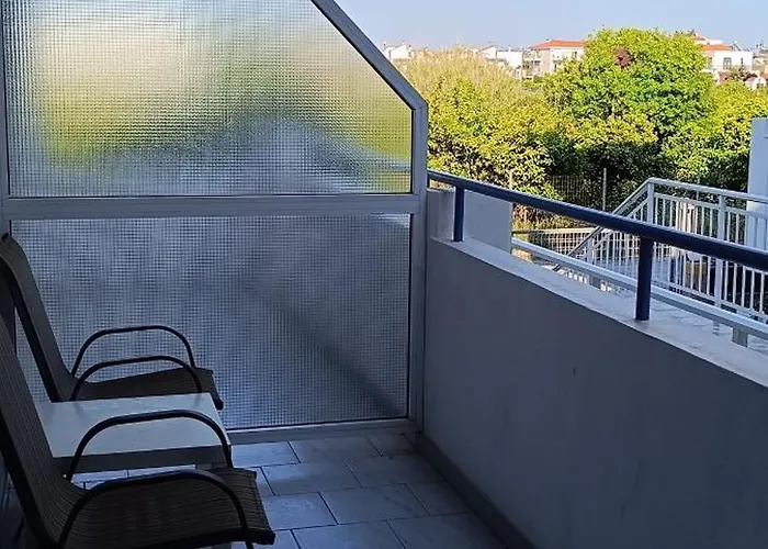 Pyrgos Apart Otel 4*