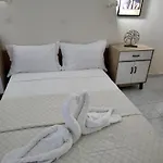 Pyrgos Aparthotel