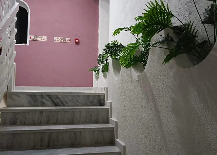 Pyrgos Apart Otel Kremastí