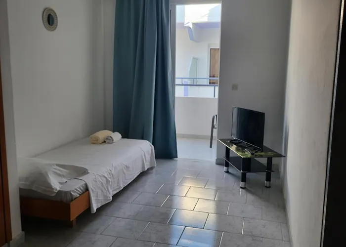 Pyrgos 4*
